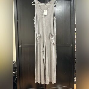 🆕 Quince Light Gray Sleeveless Jumpsuit